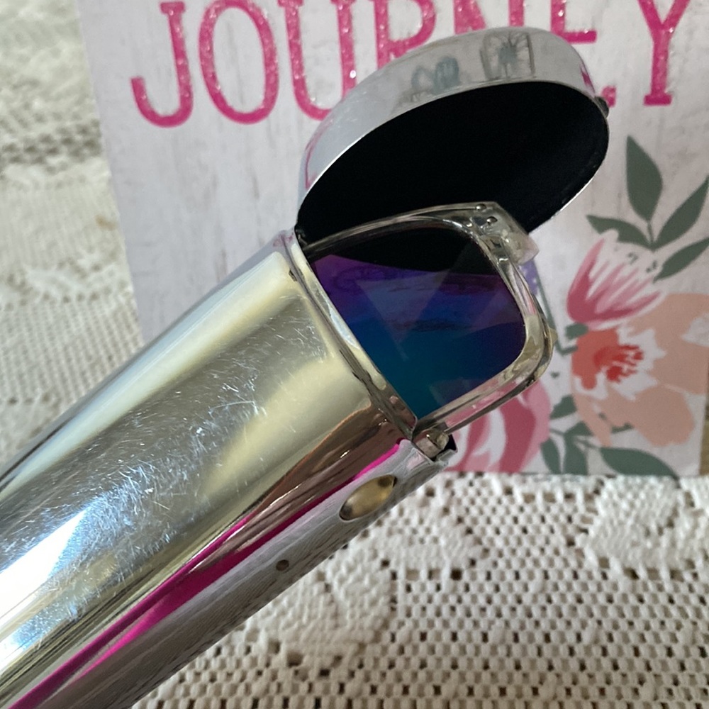 Silver Eye Glass Holder